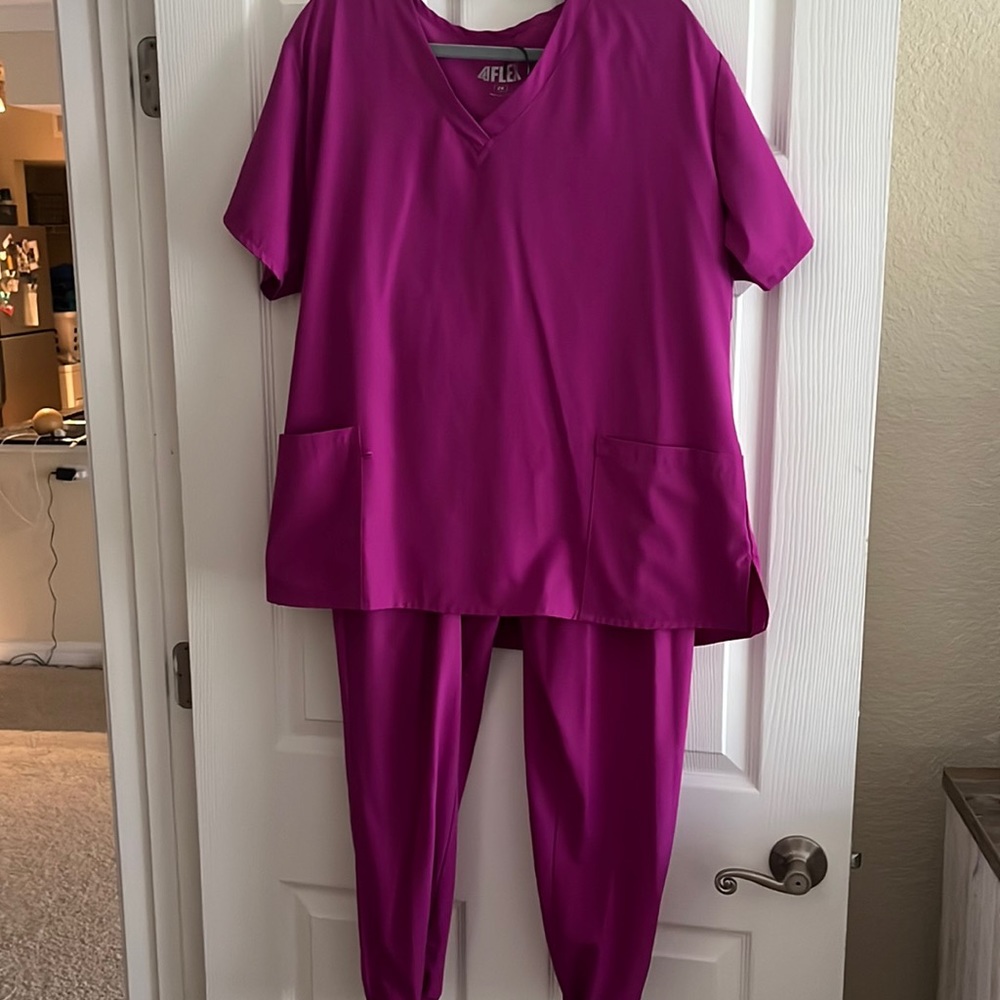 4Flex Scrub Set. Magenta.